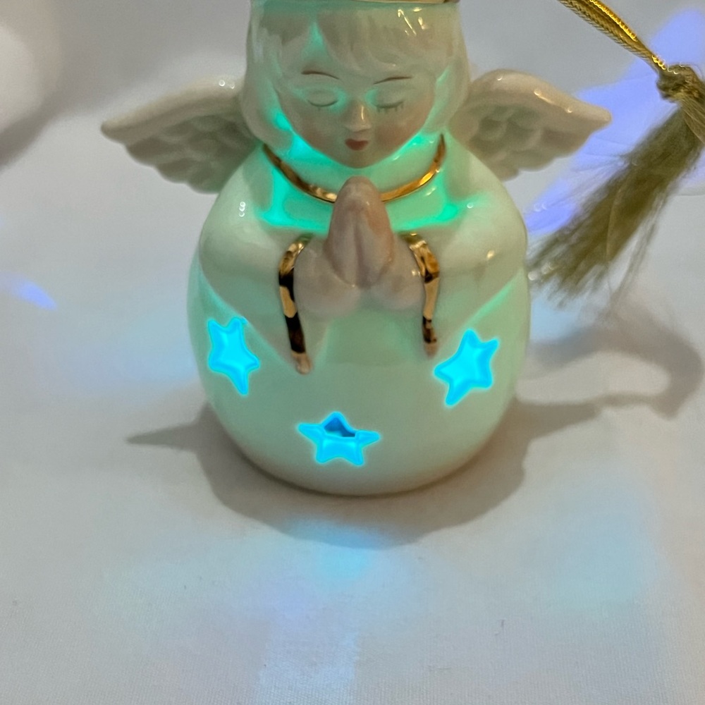 Lennox color changing lit Angel